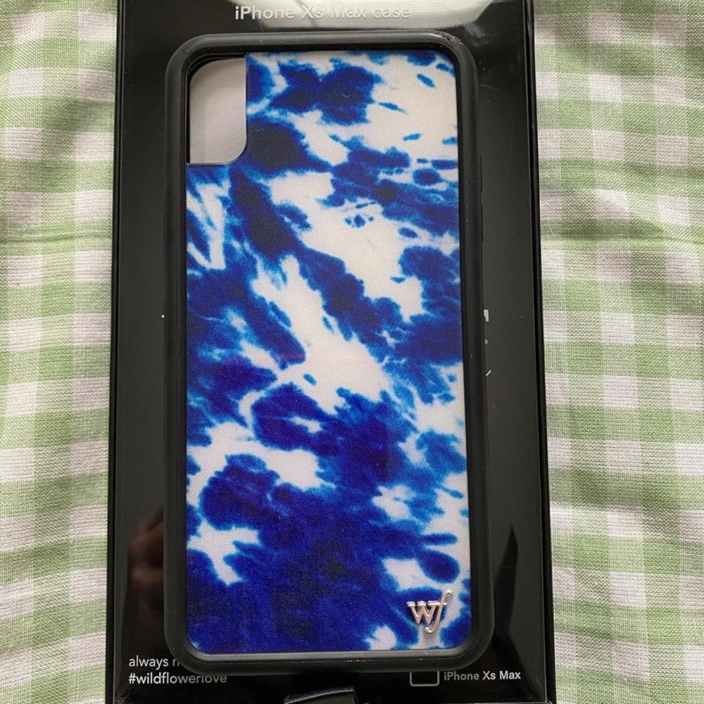 wildflower xs max case